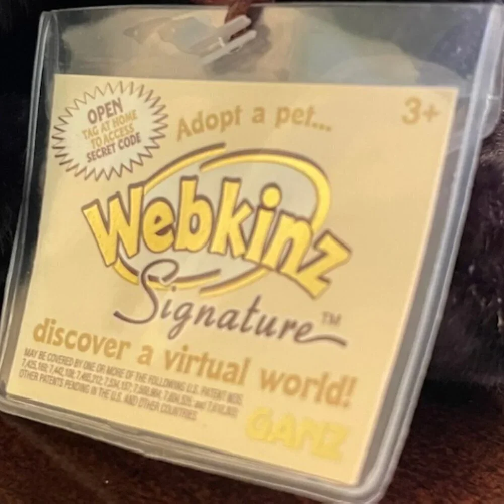 WEBKINZ SIGNATURE SMALL BLACK LAB WKSS2011 - NEW W/ SEALED CODE- HARD TO FIND